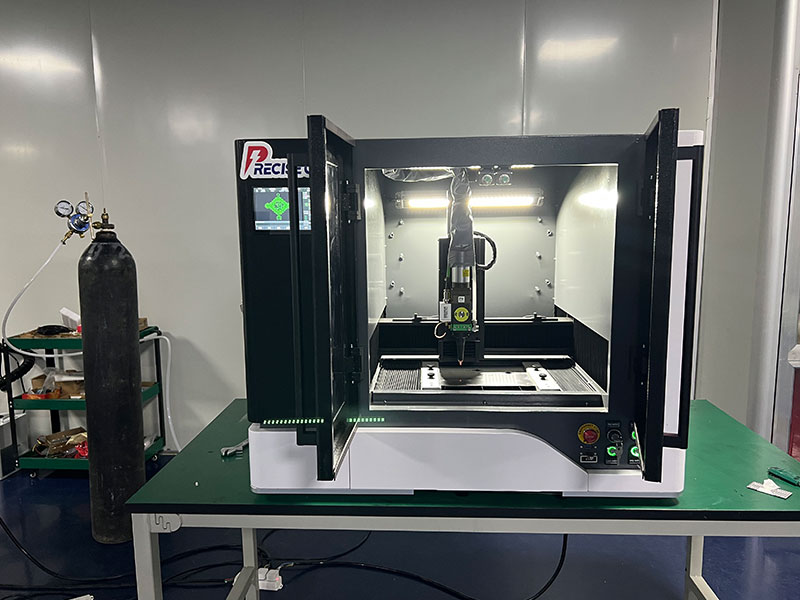 Hassas metal fiber lazer kesme makinesi