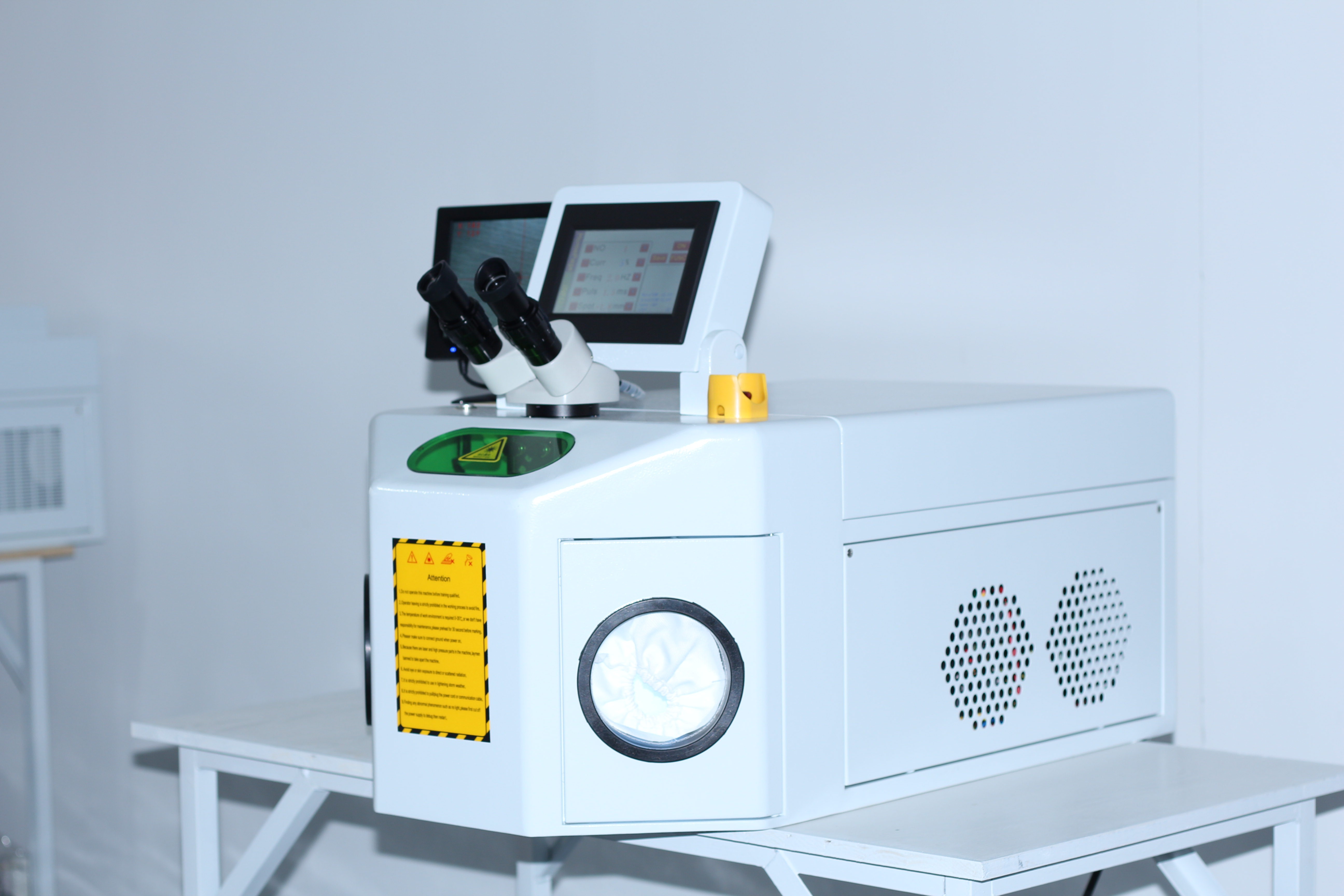 200W Takı Altın Gümüş Platin Titanyum Lazer Kaynak Makinesi