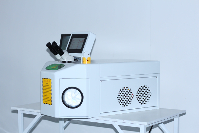 200W Takı Altın Gümüş Platin Titanyum Lazer Kaynak Makinesi